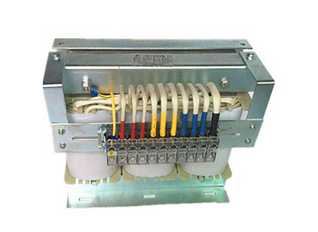 選購三相隔離變壓器要看哪幾個方面？